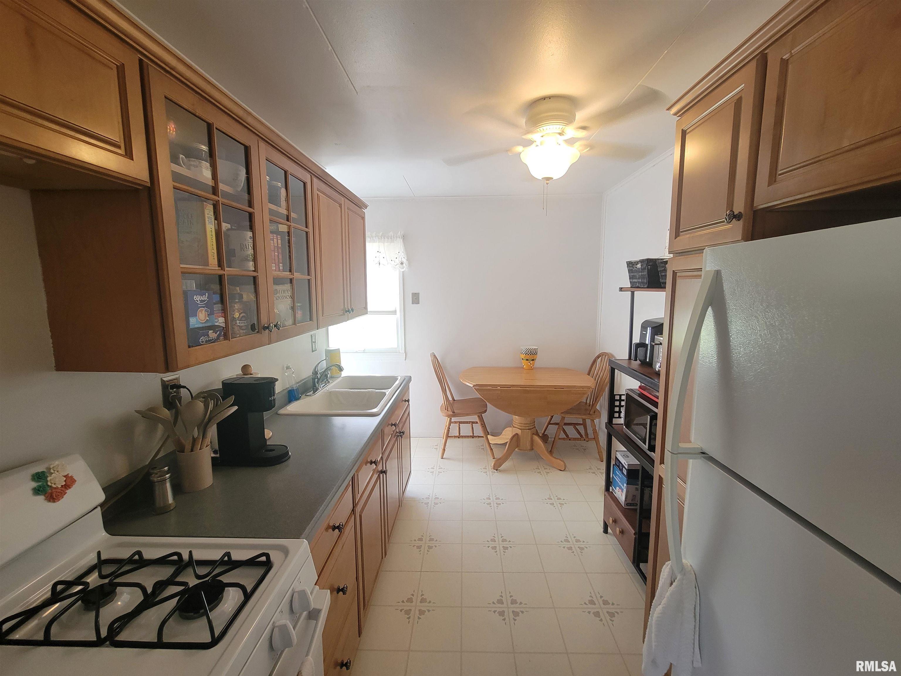 820 West Ridgemont Road Peoria, IL 61614 - Photo 10 of 15 Gallery Image 10