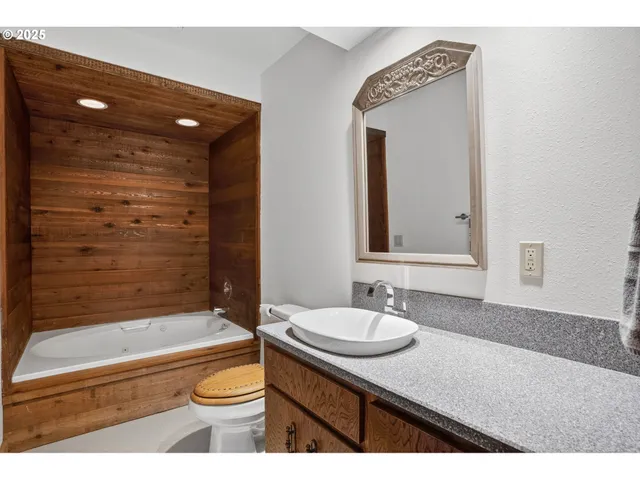 a view of empty room with windows