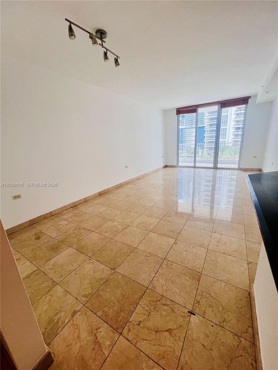801 Brickell Key Boulevard, Unit 906 Miami, FL 33131 - Photo 5 of 29