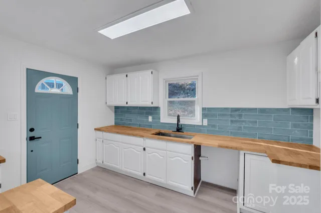 $267,900 | 49 East Livingston Street, Tryon, NC 28782