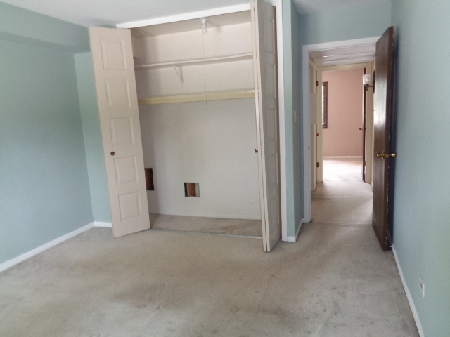 3026 Bernice Road, Unit 207 Lansing, IL 60438 - Photo 11 of 13 Gallery Image 11