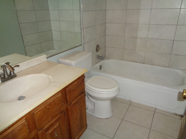 3026 Bernice Road, Unit 207 Lansing, IL 60438 - Photo 12 of 13 Gallery Image 12