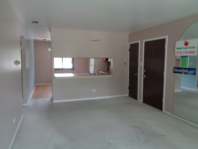 3026 Bernice Road, Unit 207 Lansing, IL 60438 - Photo 4 of 13 Gallery Image 4