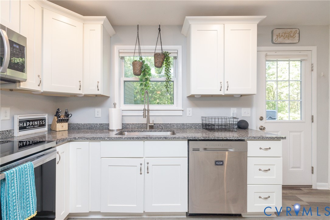 1722 Maidens Road Maidens, VA 23102 - Photo 9 of 21 Kitchen featuring appliances with stainless steel