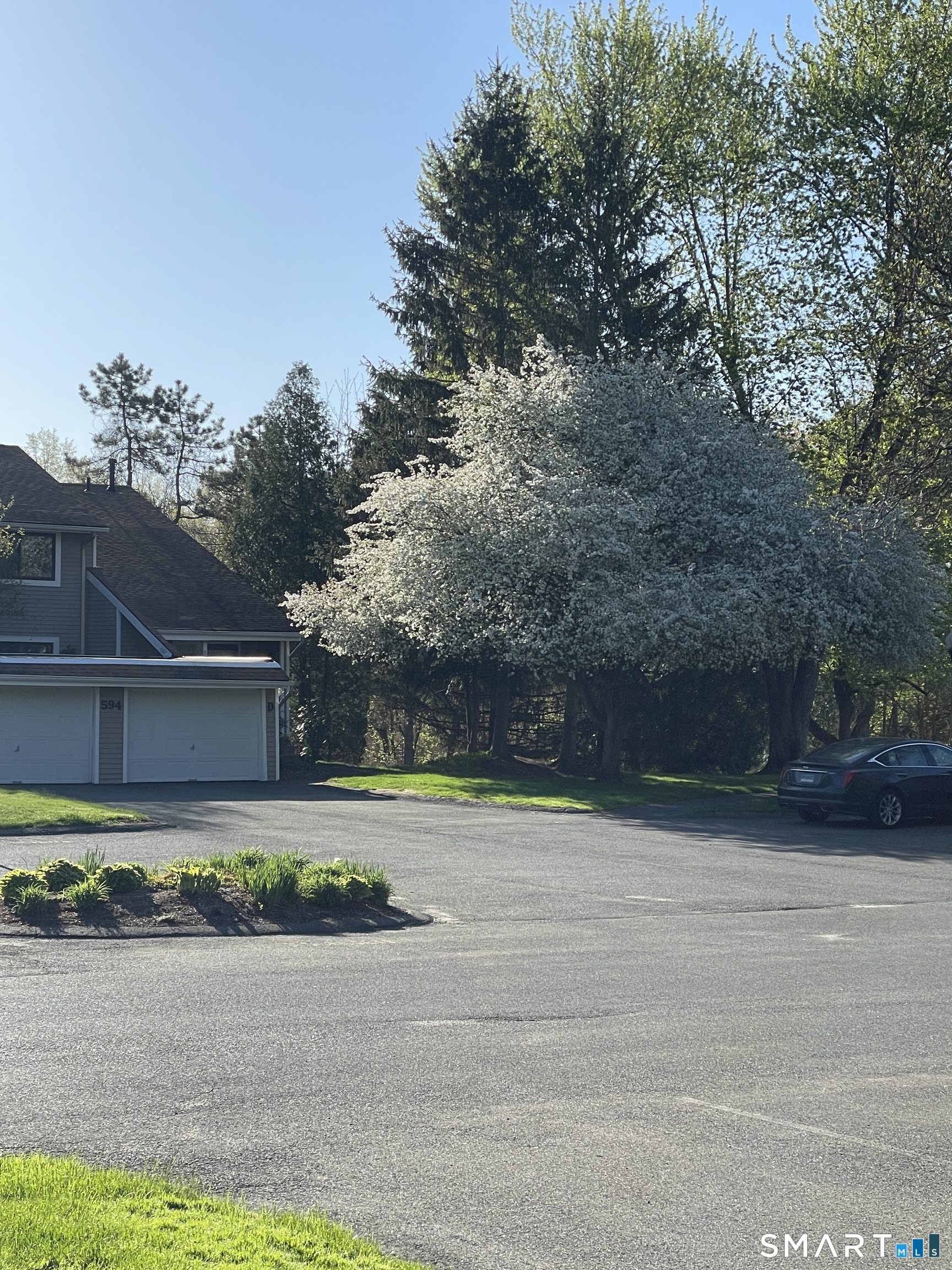 594 Mountain Road, Unit D West Hartford, CT 06117 - Photo 1 of 3