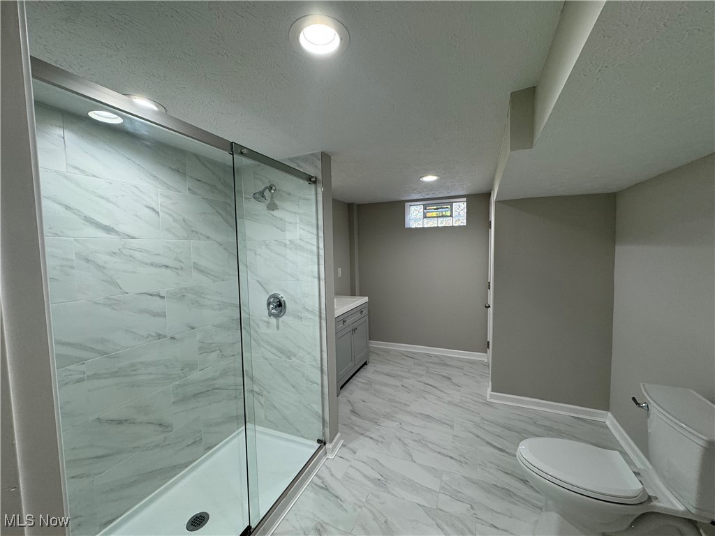 1729 East Pleasant Valley Road Independence, OH 44131 - Photo 33 of 41 LL Bathroom
