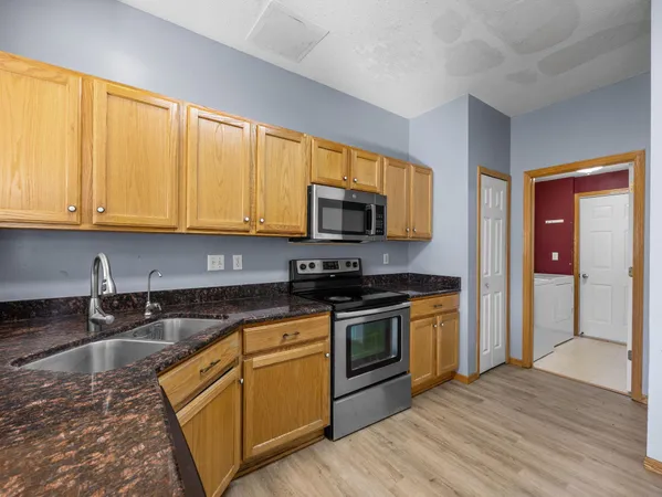 $284,999 | 6524 154th Street West, Unit 107, Apple Valley, MN 55124