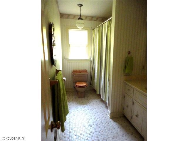 2000 Hickstead Road North Chesterfield, VA 23236 - Photo 17 of 18 Other - Hall Bath