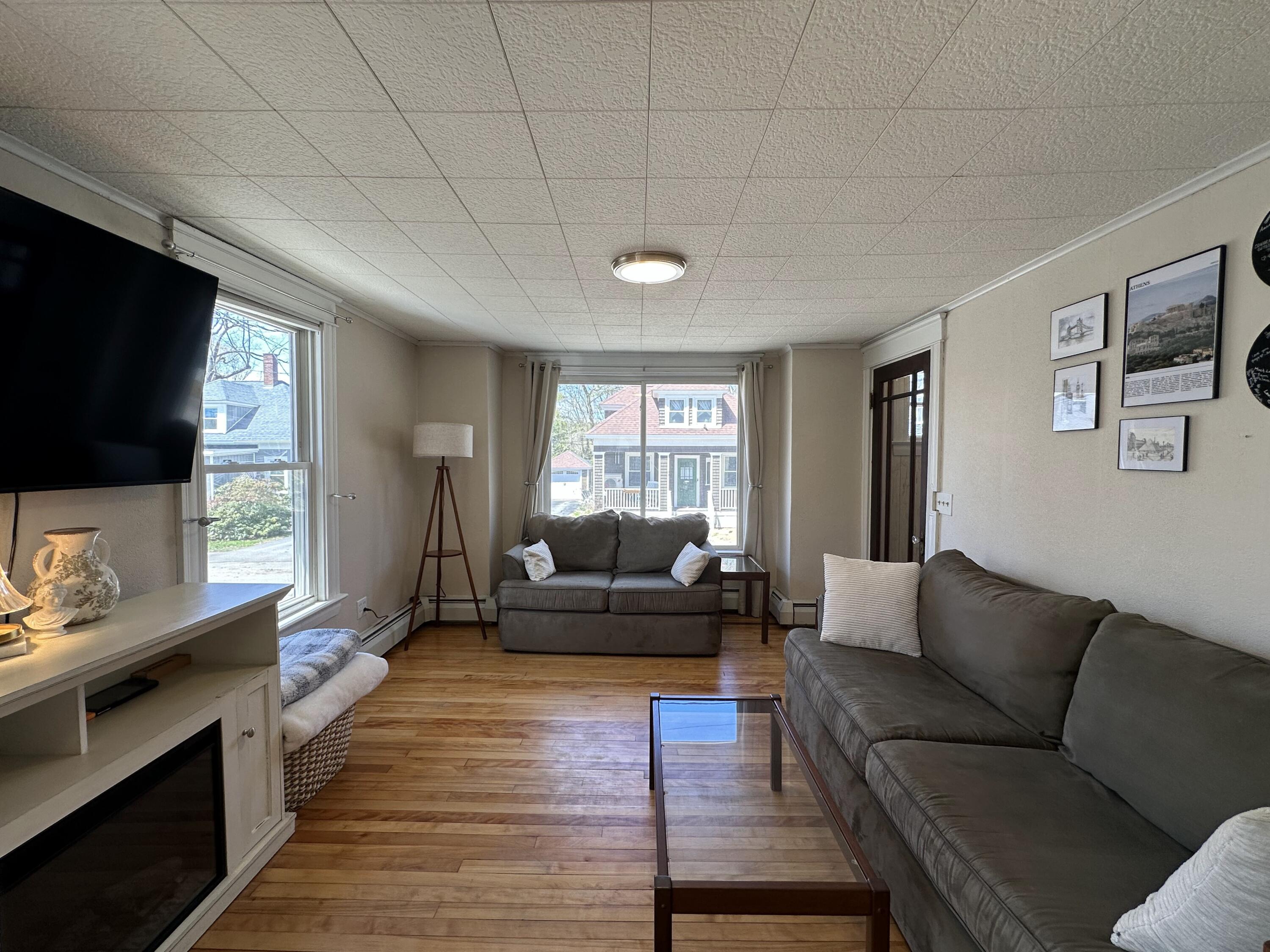 94 Western Promenade Auburn, ME 04210 - Photo 18 of 54 Living room