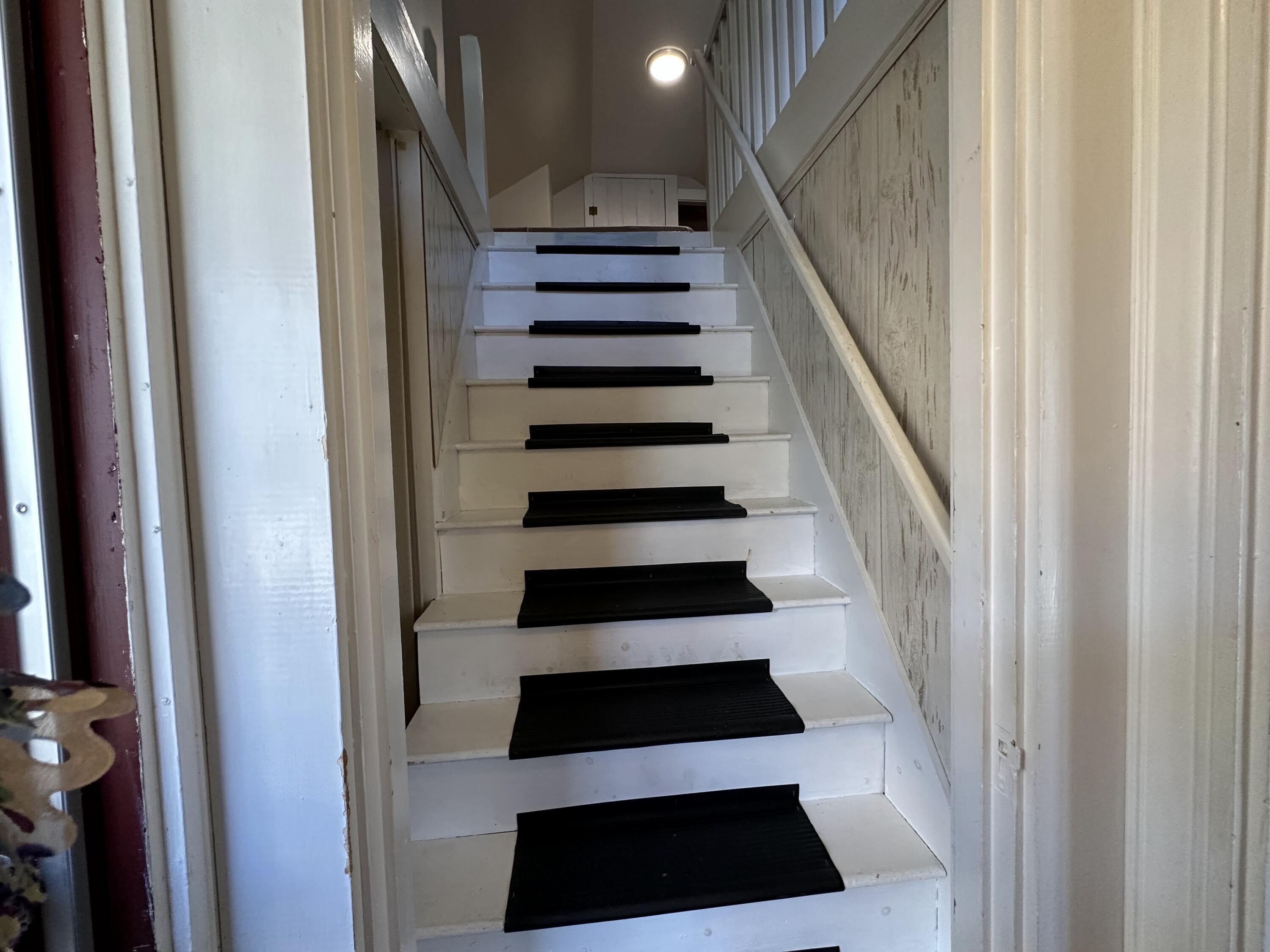 94 Western Promenade Auburn, ME 04210 - Photo 24 of 54 Stairway