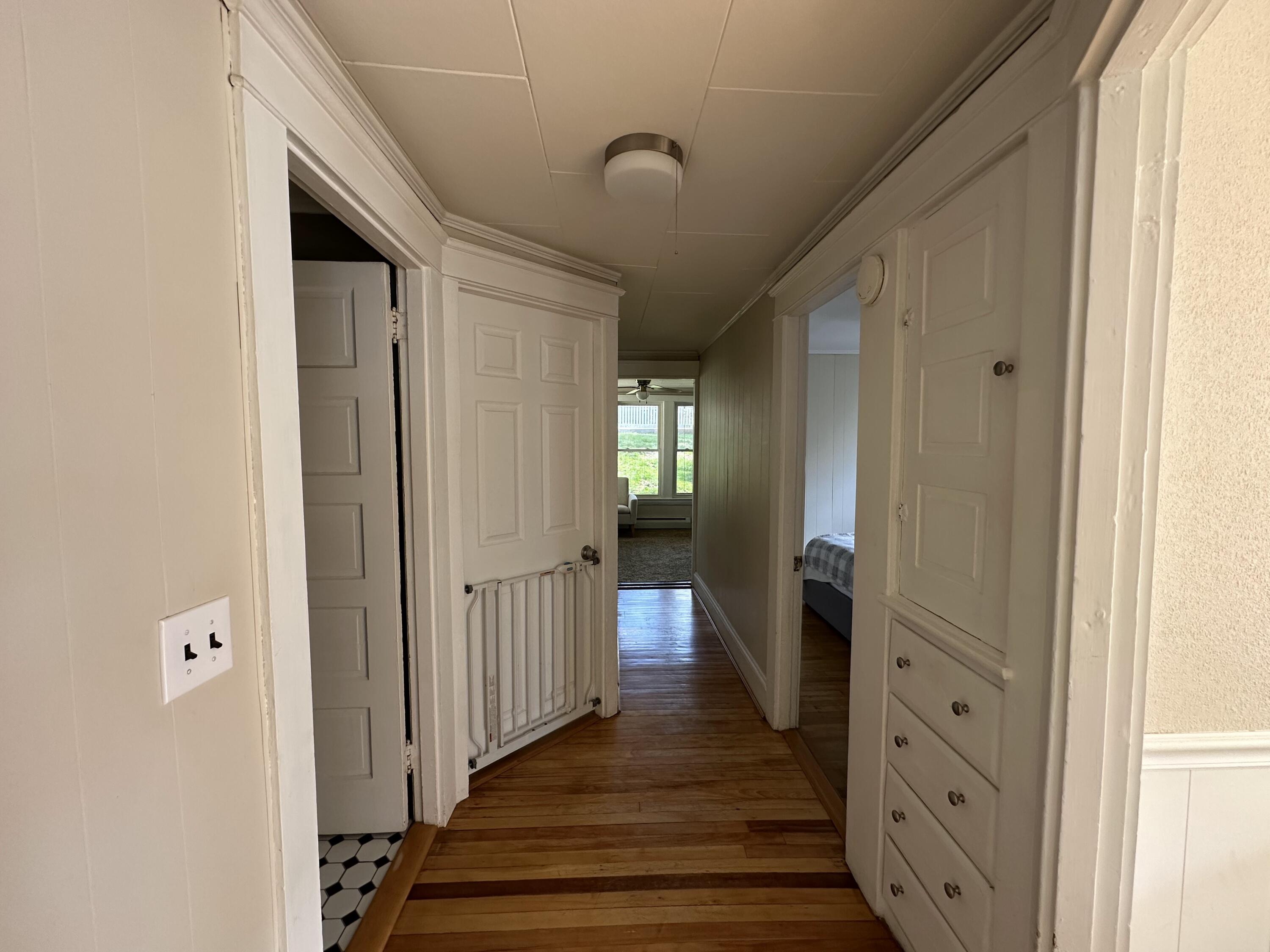 94 Western Promenade Auburn, ME 04210 - Photo 29 of 54 Halway