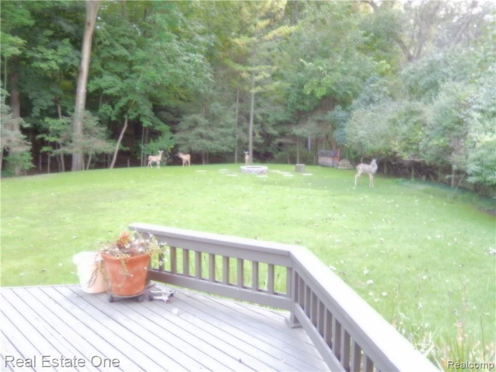 4385 Highfield Road Waterford, MI 48329 - Photo 34 of 35 backyard.JPG