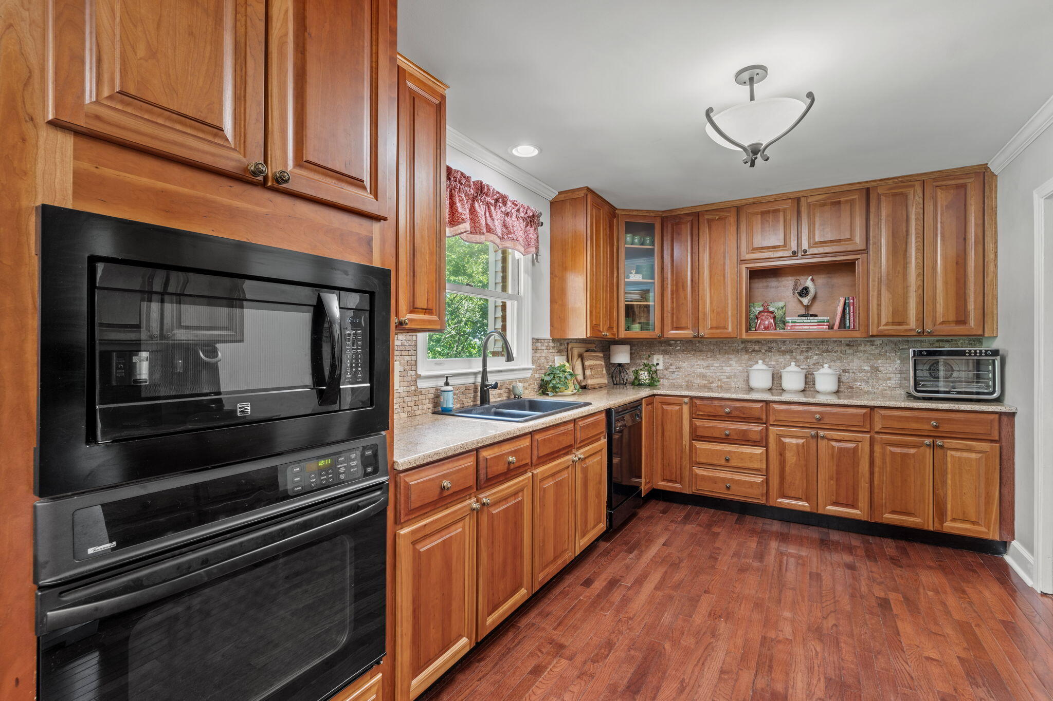 4522 Cloverdale Loop Hixson, TN 37343 - Photo 16 of 65 18-web-or-mls-4522 cloverdale loop-tori