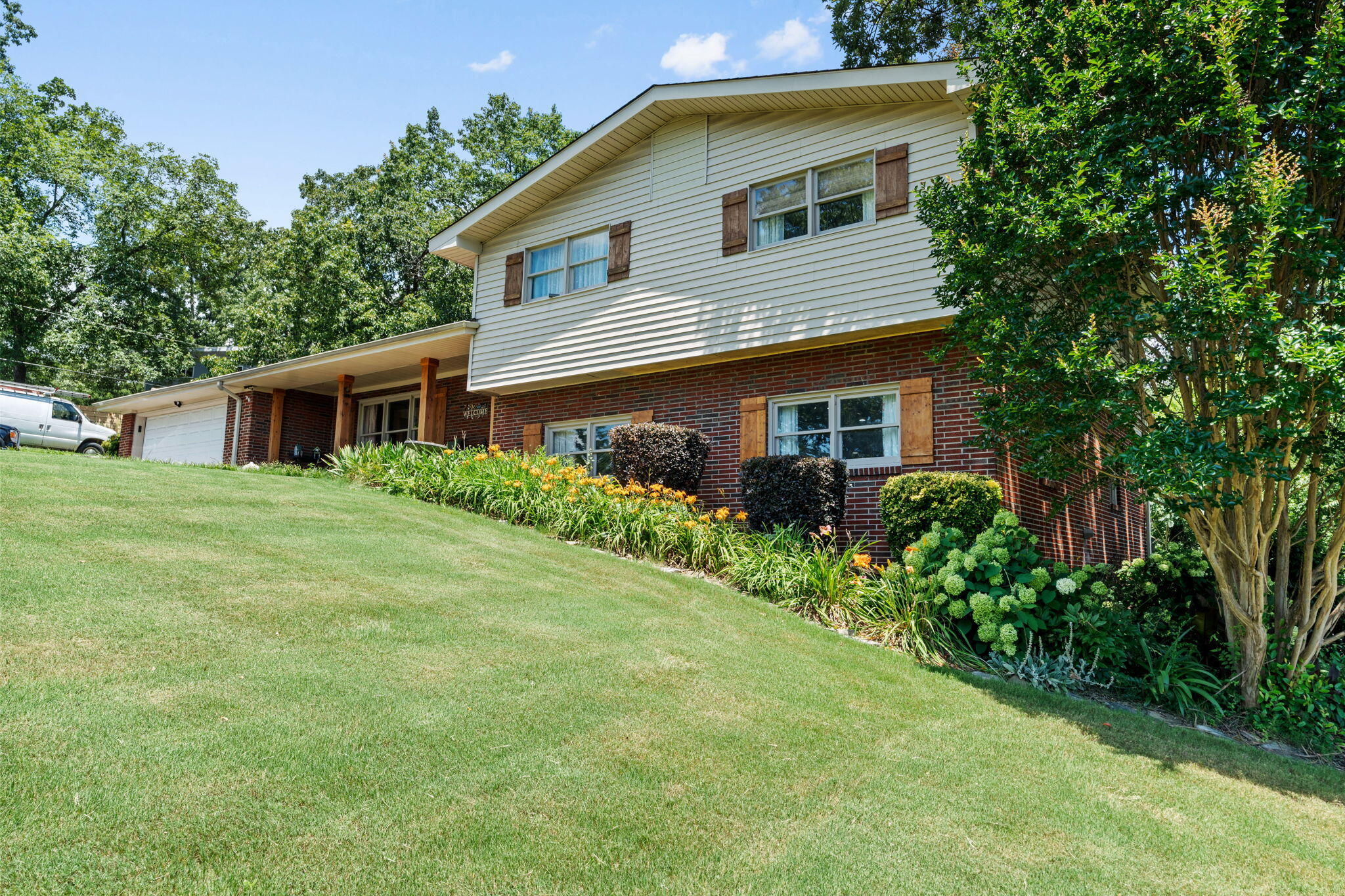 4522 Cloverdale Loop Hixson, TN 37343 - Photo 7 of 65 5-web-or-mls-4522 cloverdale loop-tori r