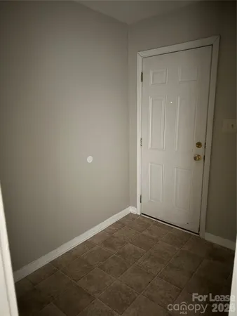 $850 | 833 4th Avenue Southwest, Hickory, NC 28602
