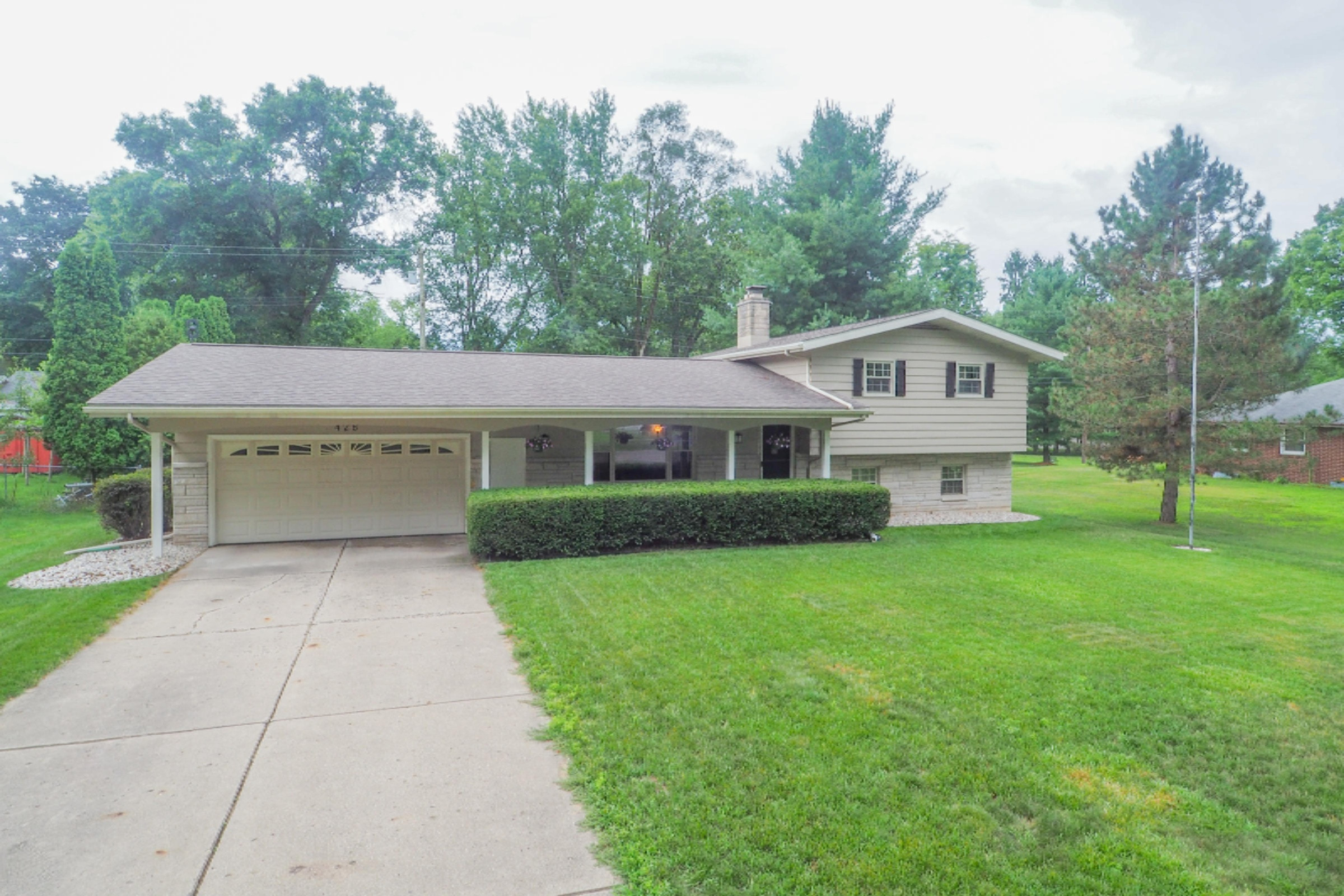 428 East Minges Road Battle Creek, MI 49015 - Photo 3 of 30 428 Minges-102