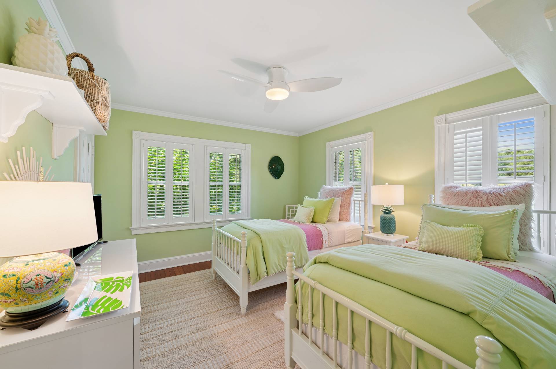 86 Pantigo Road East Hampton, NY 11937 - Photo 16 of 26 Gallery Image 16