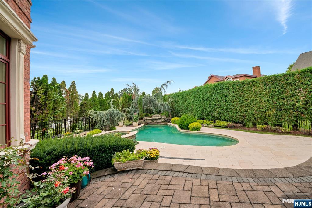 2 Euclid Road Fort Lee, NJ 07024 - Photo 29 of 44 Gallery Image 29