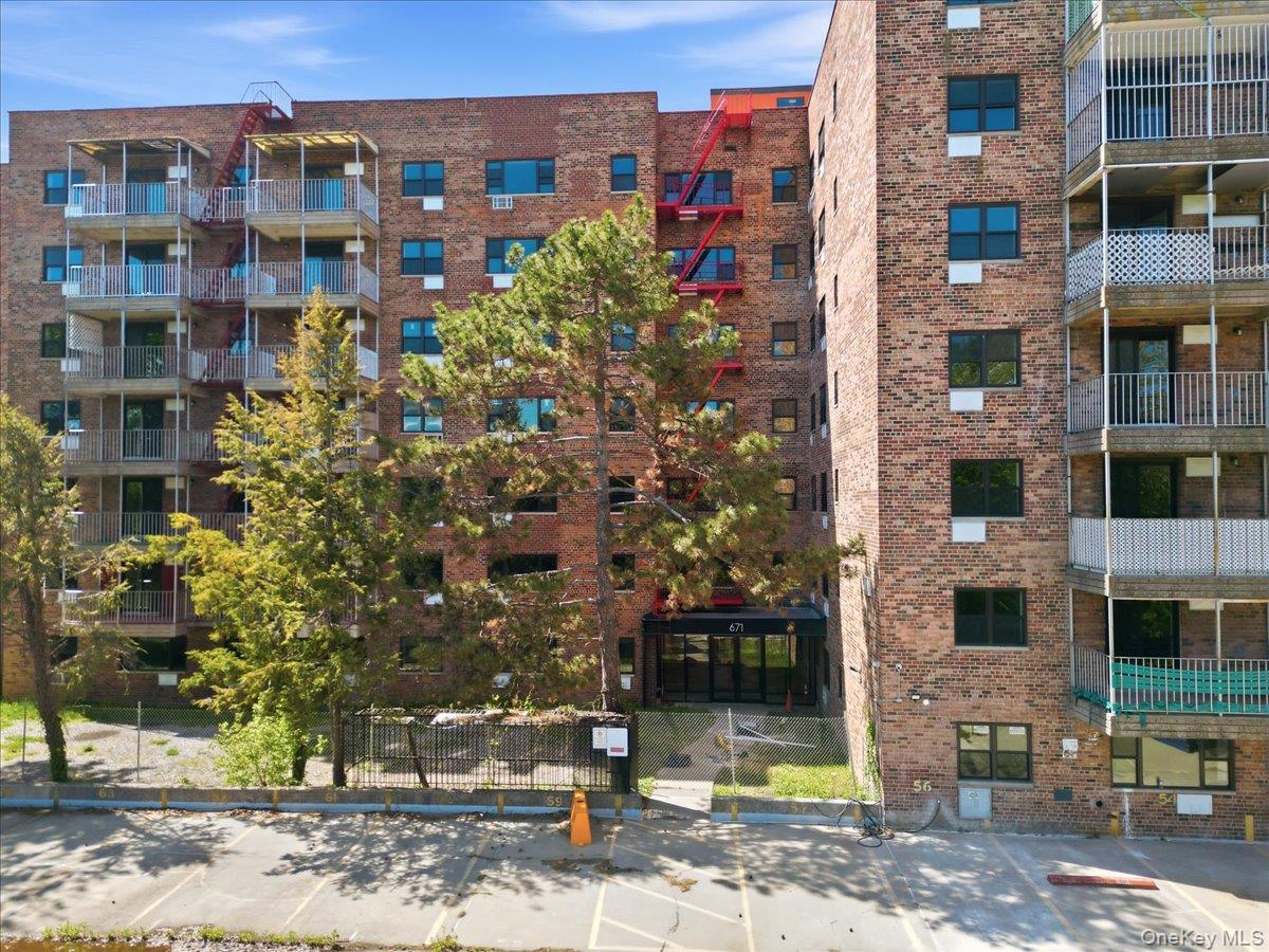 671 Bronx River Road, Unit 2F Yonkers, NY 10704 - Photo 21 of 23