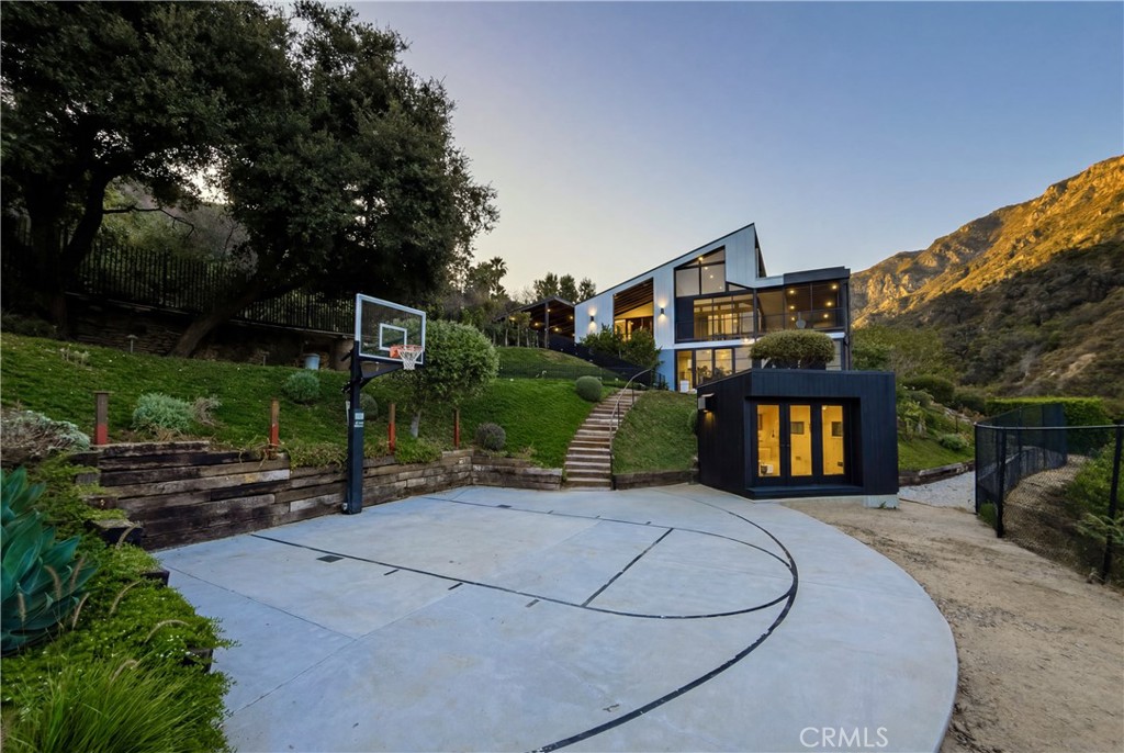 21656 Las Flores Heights Road Malibu, CA 90265 - Photo 54 of 71