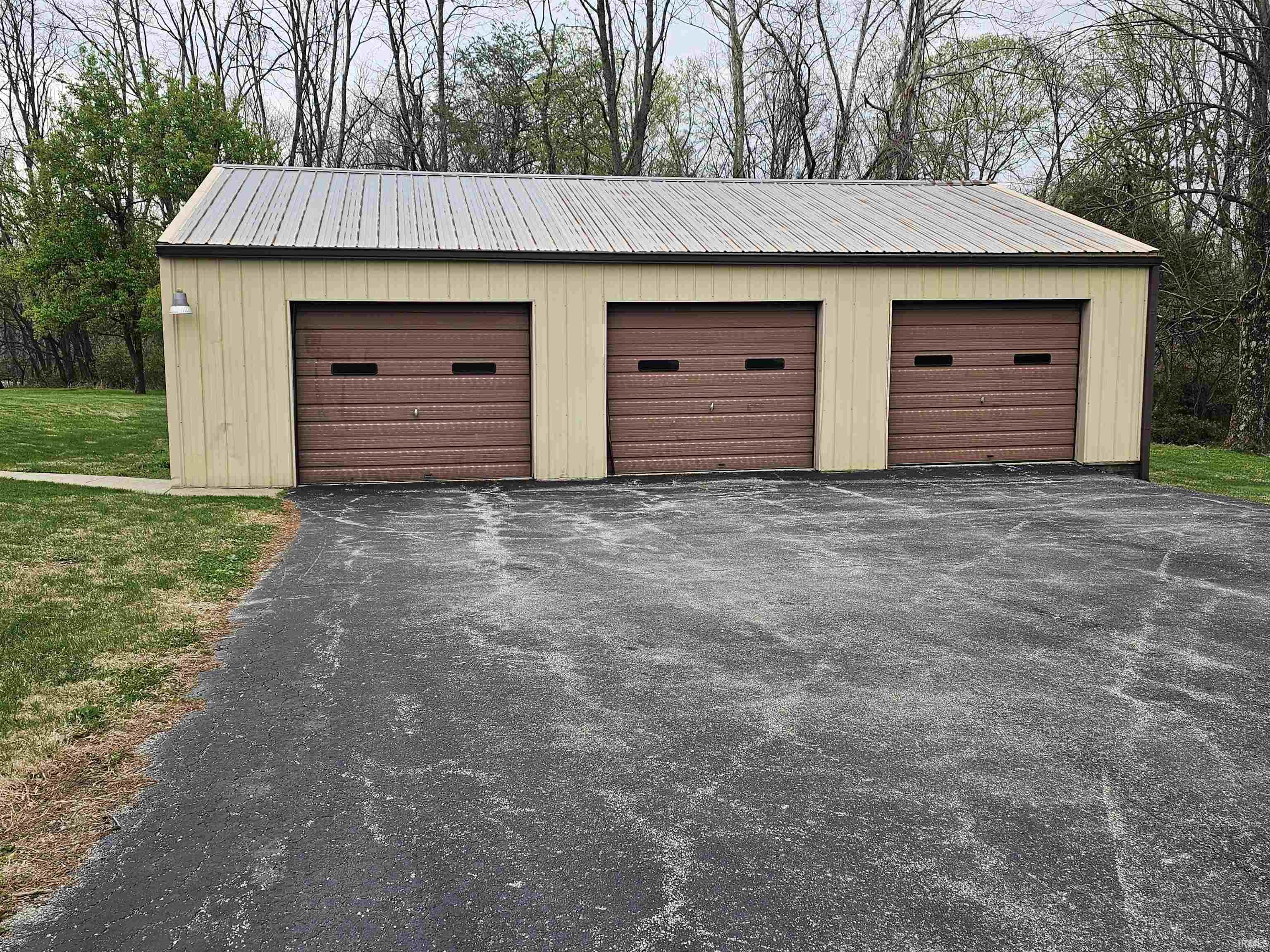 13410 Edwards Road Solsberry, IN 47459 - Photo 14 of 15 Gallery Image 14