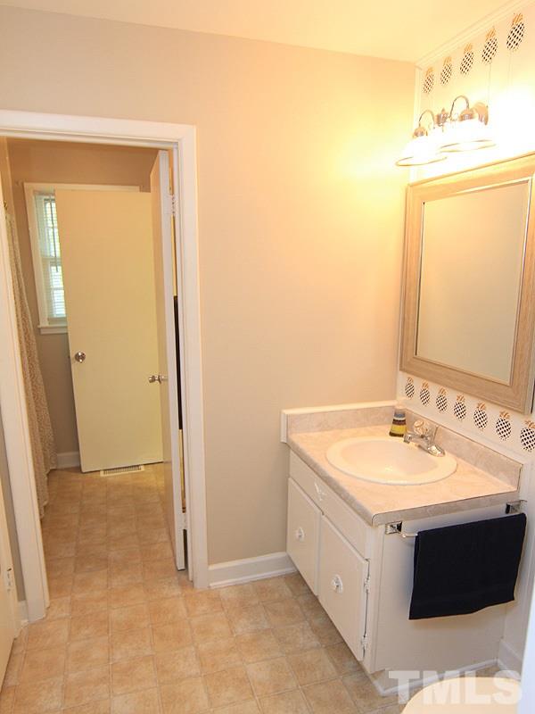 6015 Stratton Place Raleigh, NC 27609 - Photo 16 of 25 Gallery Image 16