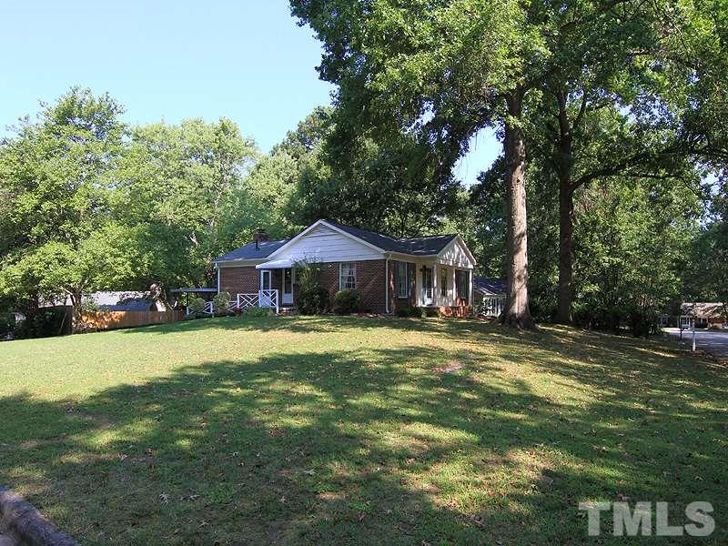 6015 Stratton Place Raleigh, NC 27609 - Photo 4 of 25 Gallery Image 4