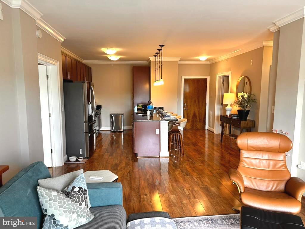 6301 Edsall Road, Unit 309 Alexandria, VA 22312 - Photo 7 of 36 Living Room