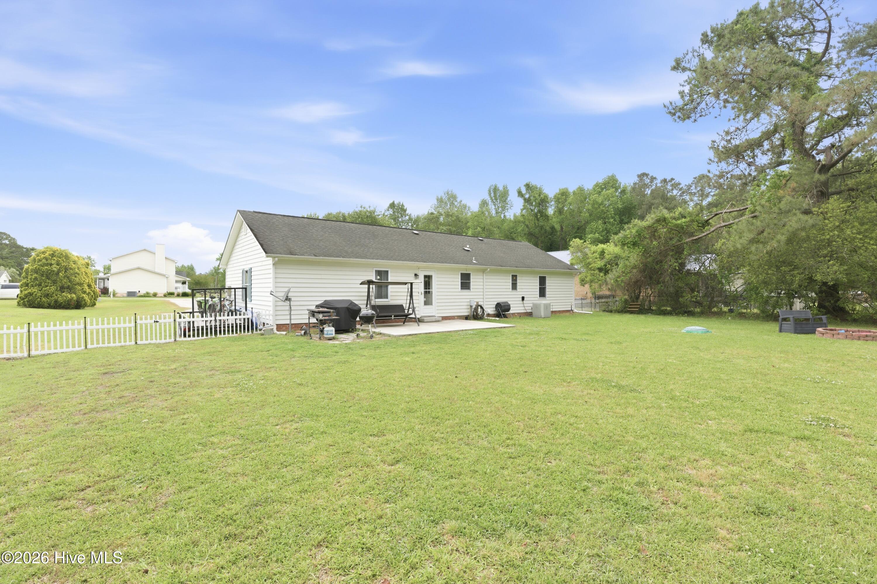 102 Tobacco Road New Bern, NC 28562 - Photo 7 of 37 IMG_0119