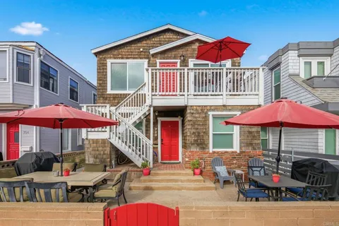 $3,199,999 | 720 Devon Court, San Diego, CA 92109