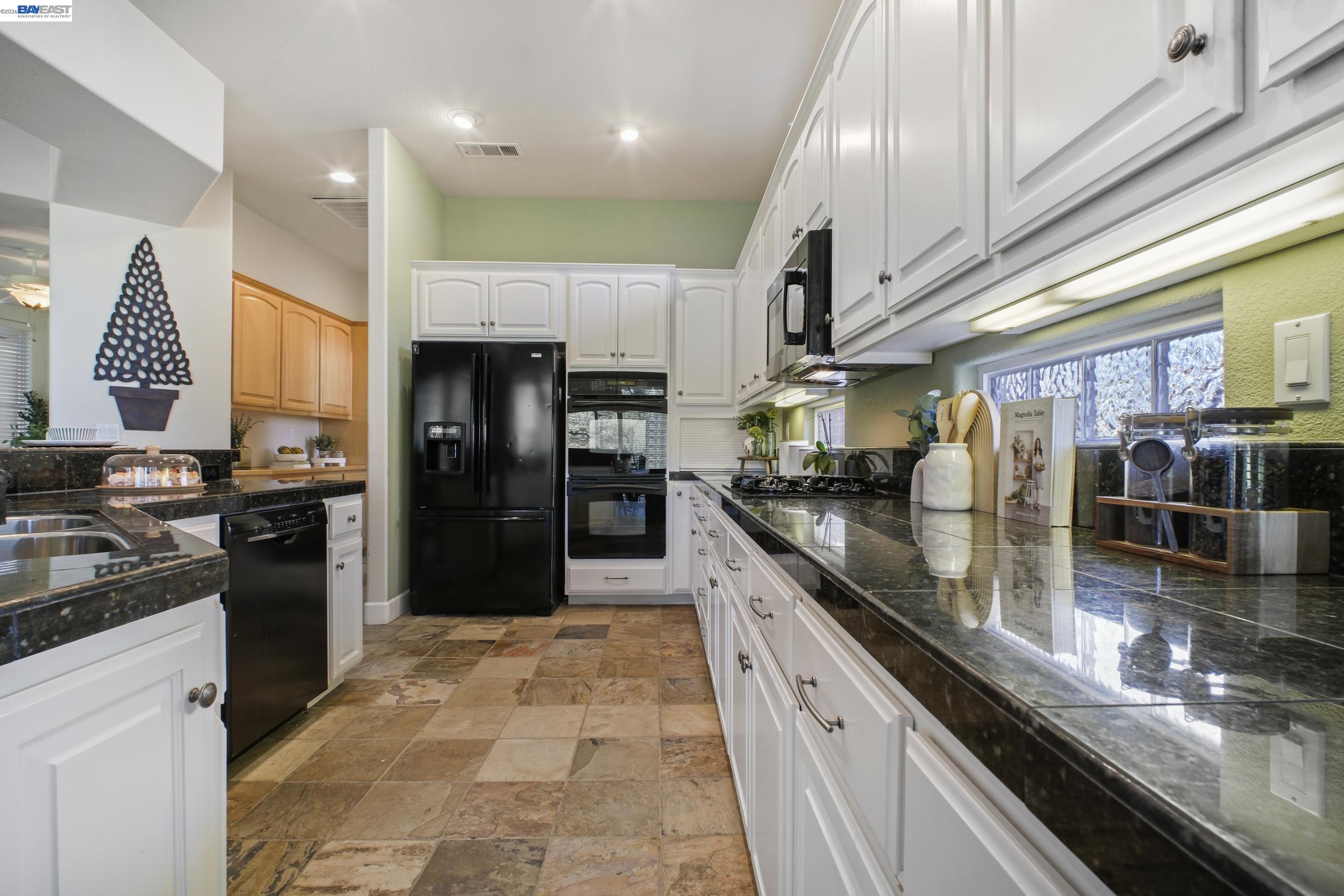 8 Rock Ridge Court Copperopolis, CA 95228 - Photo 17 of 57
