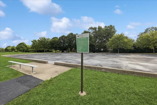 $519,000 | 5811 Longview Drive, Countryside, IL 60525