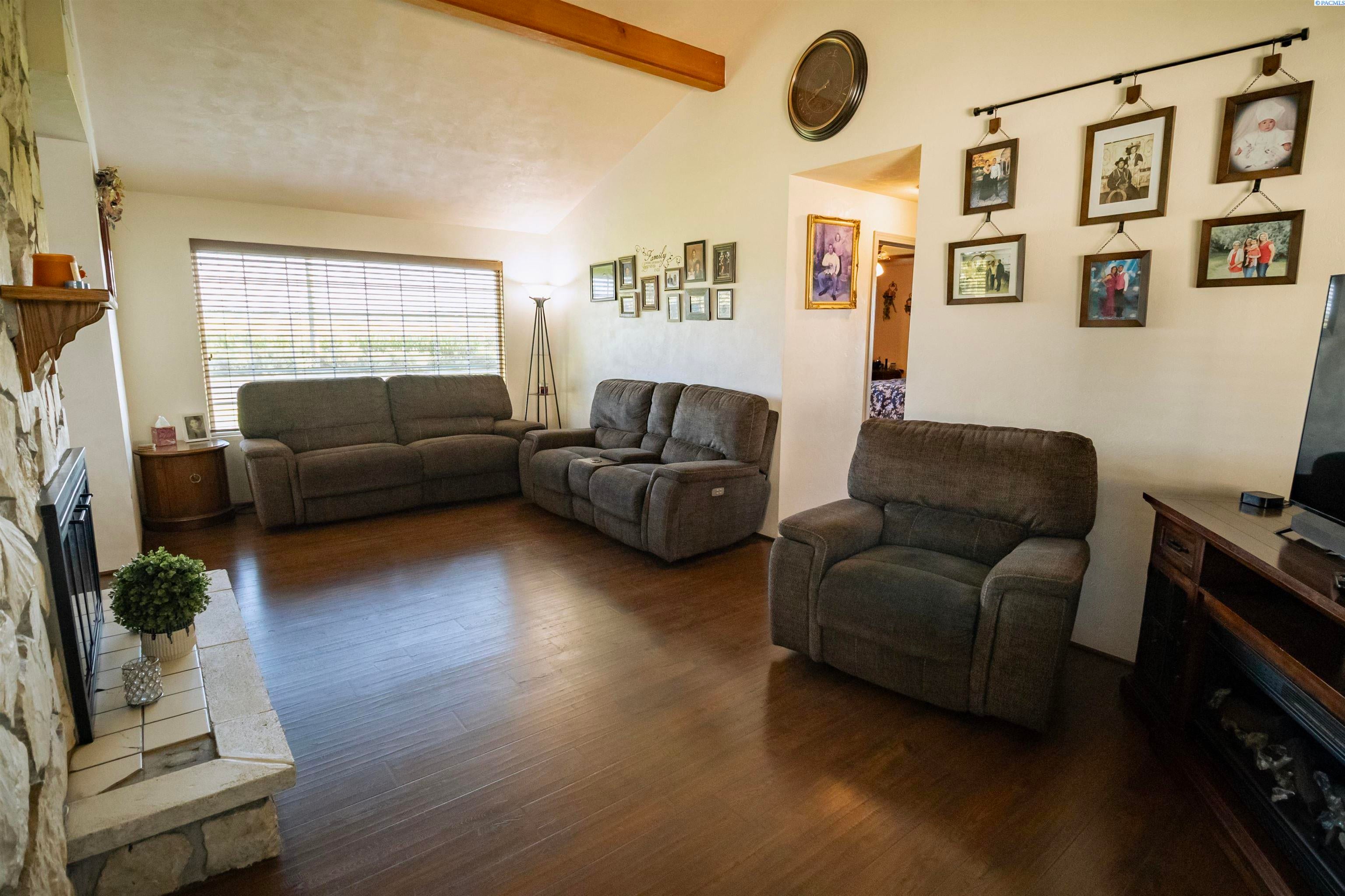 691 Van Belle Road Granger, WA 98932 - Photo 9 of 46 Gallery Image 9