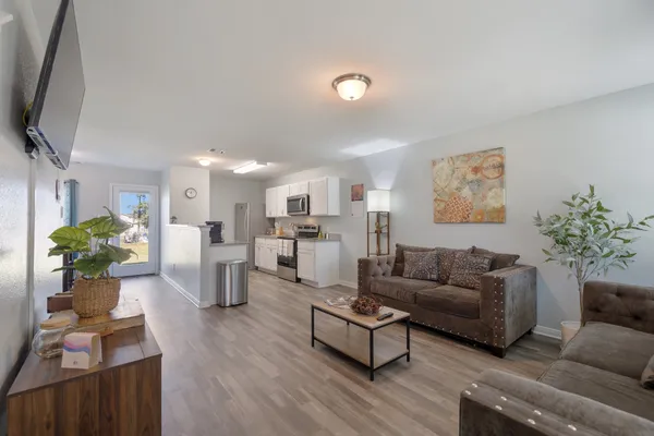 $1,900 | 196 Goldenrod, Livingston, TX 77351