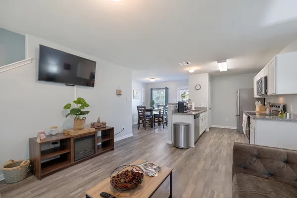 $1,900 | 196 Goldenrod, Livingston, TX 77351