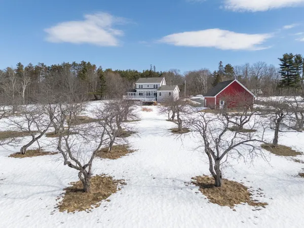$949,000 | 118 Sawyer Hill Road, Canaan, NH 03741
