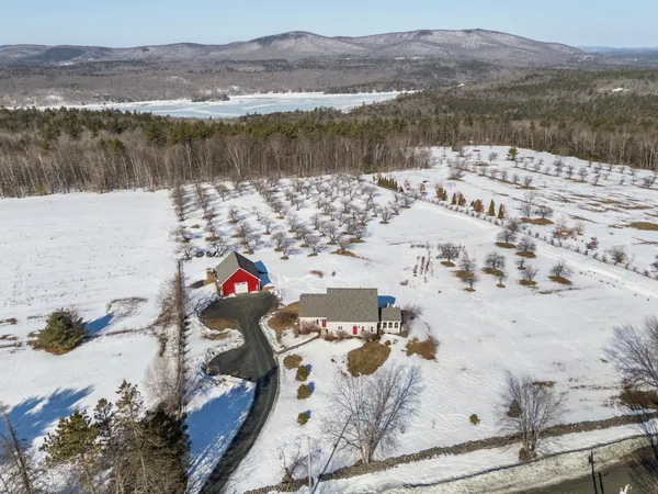 $949,000 | 118 Sawyer Hill Road, Canaan, NH 03741