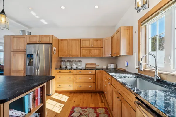 $949,000 | 118 Sawyer Hill Road, Canaan, NH 03741