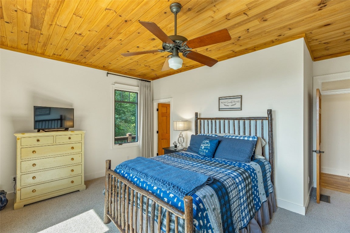 340 East Ridge Road Cashiers, NC 28717 - Photo 28 of 70 3rd bedroom