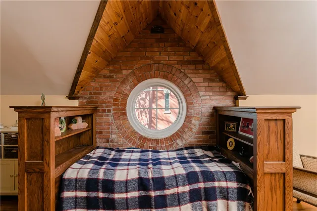 $995,000 | 18 Clearview Avenue, Parma, NY 14468