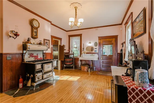 $995,000 | 18 Clearview Avenue, Parma, NY 14468