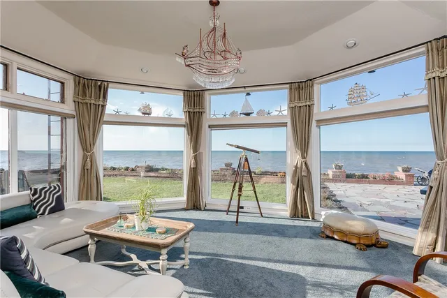 $995,000 | 18 Clearview Avenue, Parma, NY 14468