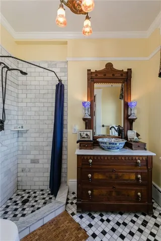 $995,000 | 18 Clearview Avenue, Parma, NY 14468