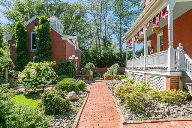 $995,000 | 18 Clearview Avenue, Parma, NY 14468