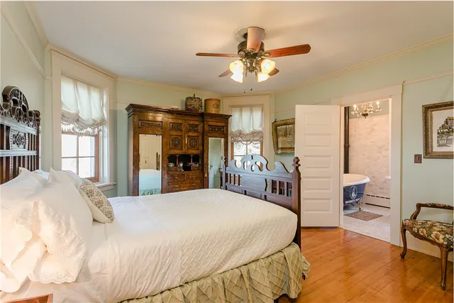 $995,000 | 18 Clearview Avenue, Parma, NY 14468