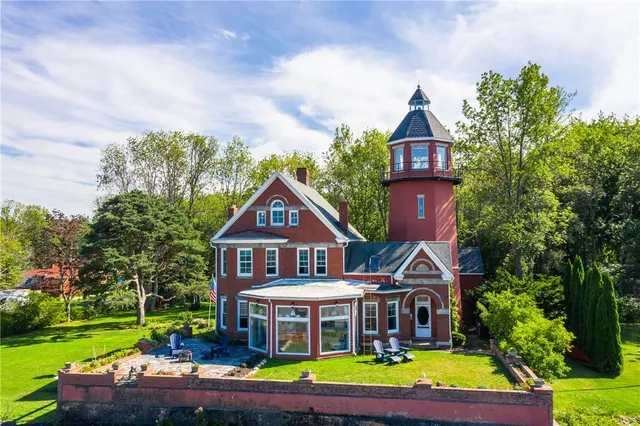 $995,000 | 18 Clearview Avenue, Parma, NY 14468