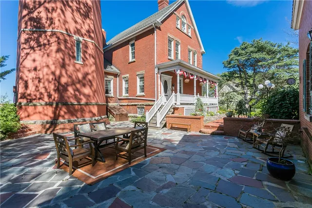 $995,000 | 18 Clearview Avenue, Parma, NY 14468