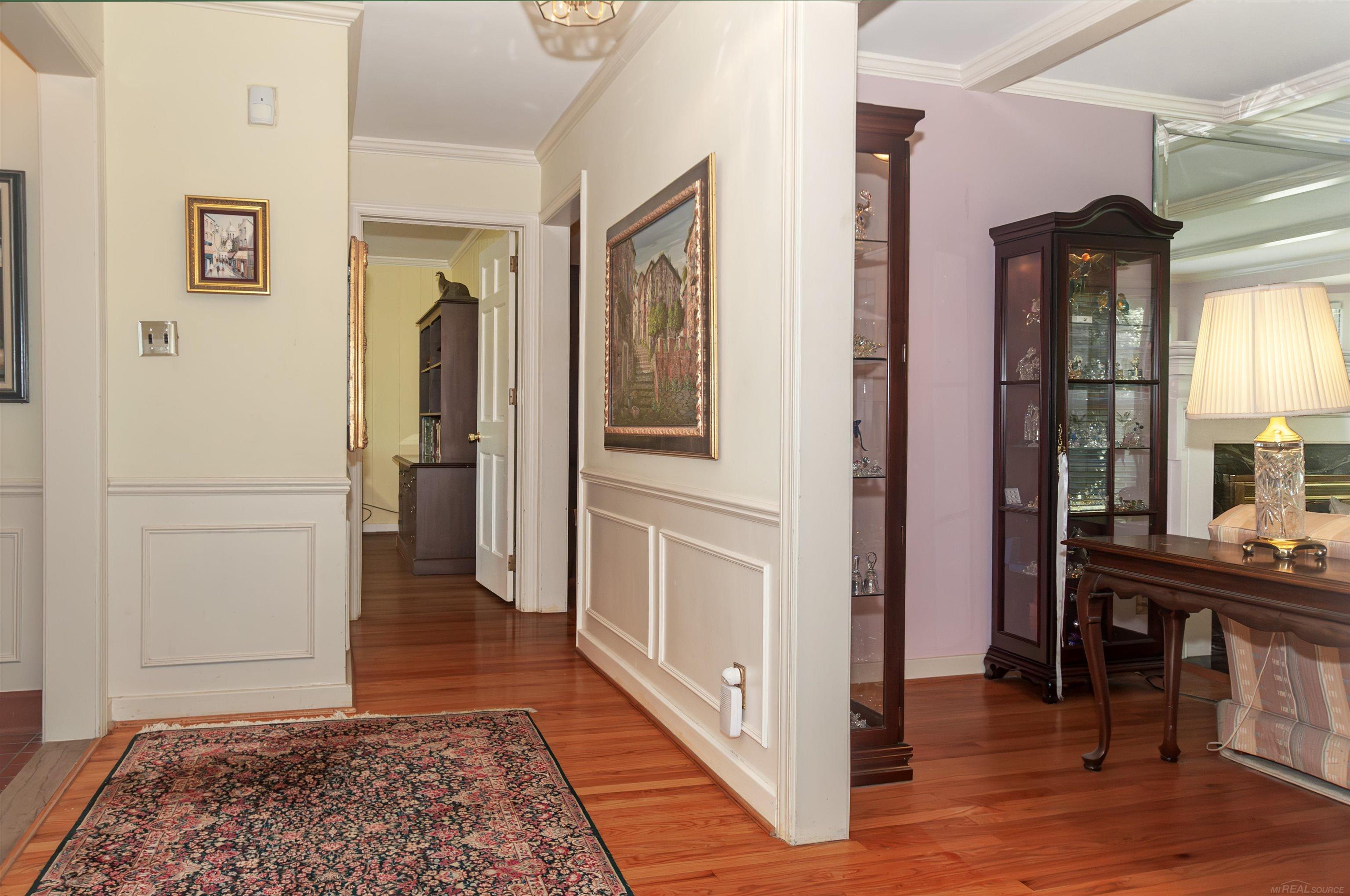 164 Lothrop Road Grosse Pointe, MI 48236 - Photo 23 of 54 50151741-bc504d8c-ac2e-4ecf-b3b4-7e9873d4d2b9.JPG