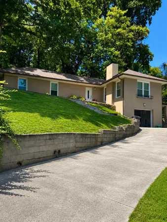 $300,000 | 119 Crestview Circle, Chattanooga, TN 37411