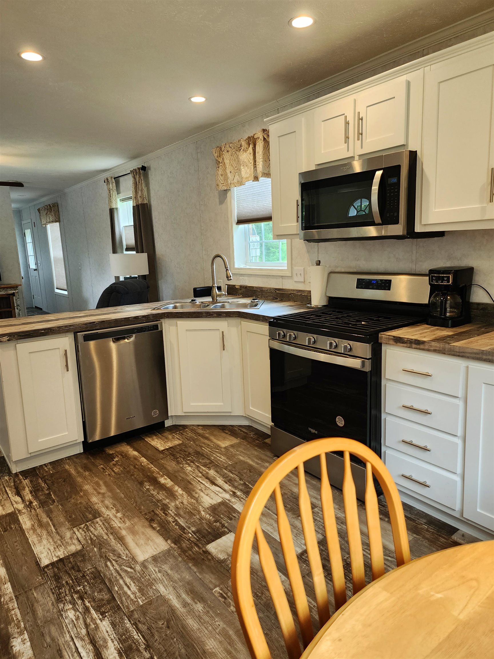175 Leavitt Road, Unit 16 Pittsfield, NH 03263 - Photo 4 of 28
